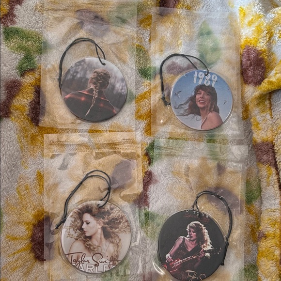 Taylor Swift bundle for swiftie fan  with air fresheners & swifty bracelets - Picture 2 of 4